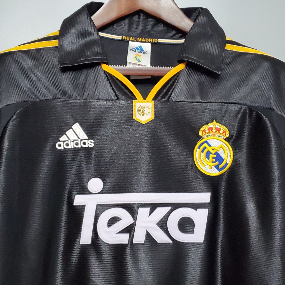 Retro 99/00 Real Madrid Third Black Jersey