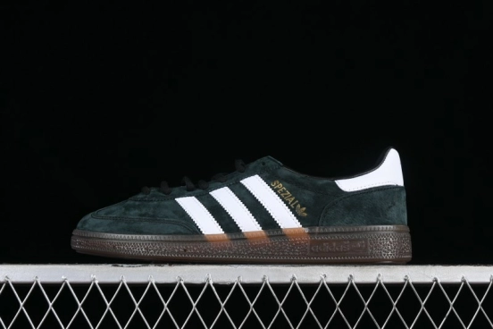 Adidas Handball Spezial Retro Casual Sneakers with Suede Upper and Gum Sole - DB3021
