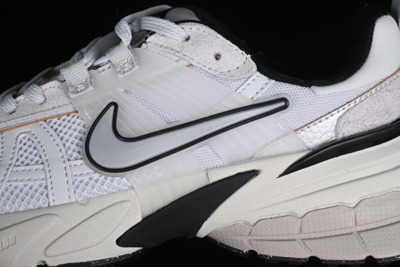 Nike Runtekk V2K Retro Low-Top Running Shoes with Cushlon Midsole and Distressed Effect - FN6703-002