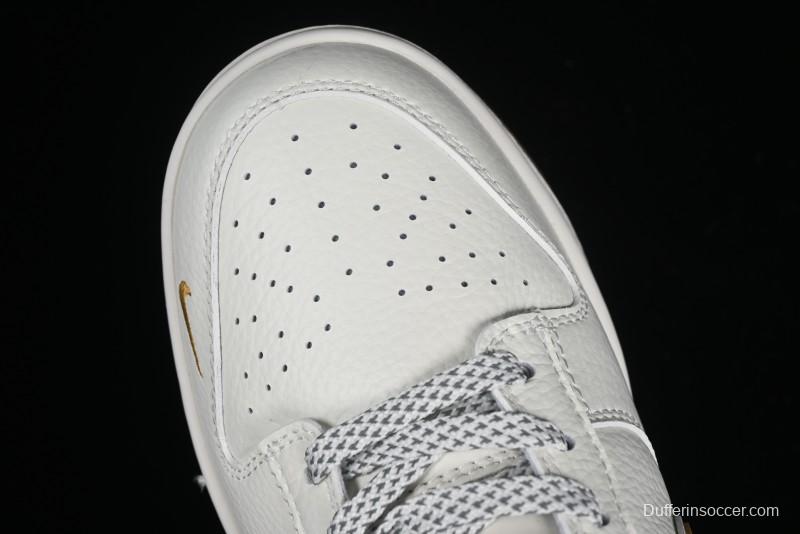 Supreme x Nike SB Dunk Low Anniversary Edition - XH0923-339