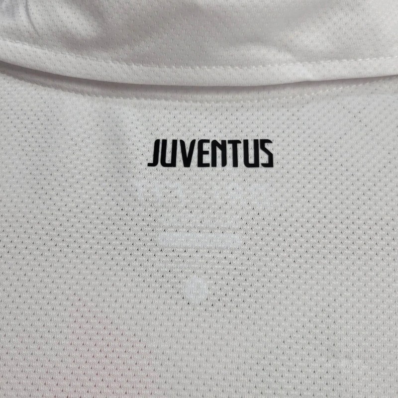 10/11 Retro Juventus Away Jersey