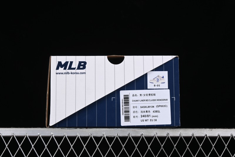 MLB Chunky Liner New York Yankees Lightweight Platform Sneakers with 6cm Height Increase - 3ASXLM13N43BGL