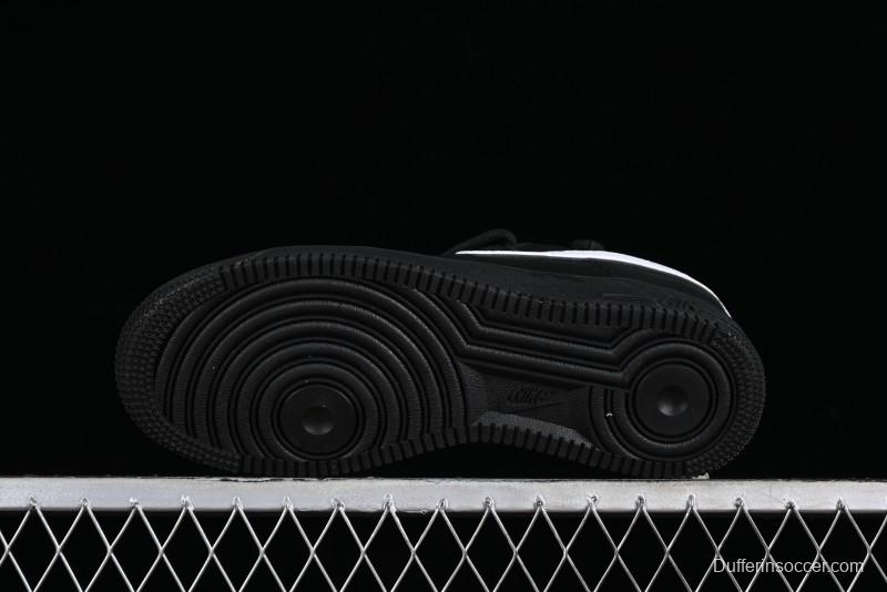 Nike Air Force 1 '07 Low Classic Lace-Up Casual Sneakers in Black & White - ZH0316-018