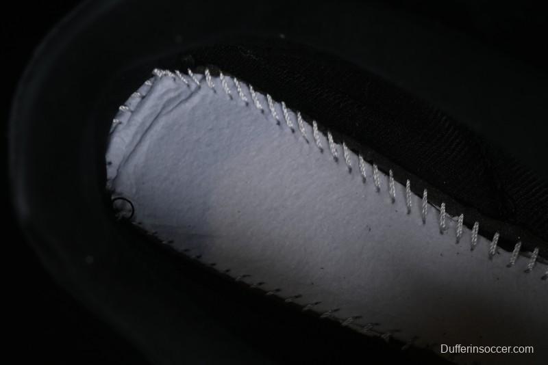 New Balance RC24 Series Retro Football-Inspired Casual Sneakers - URC42LB