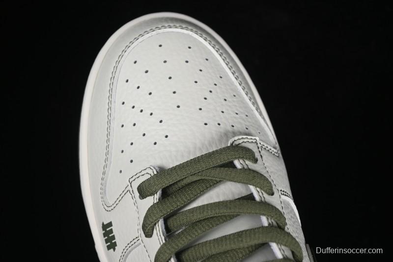 Nike SB Dunk Low x Undefeated Collaboration Casual Skate Shoes - UN1697-633