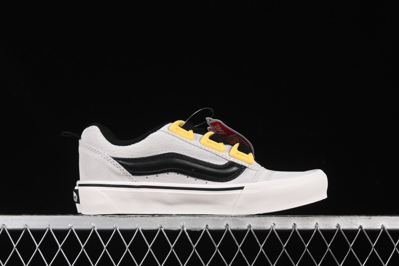 Vans Knu Skool Low Top Retro Casual Vulcanized Sneakers in Grey Black - VN000CZUVA3