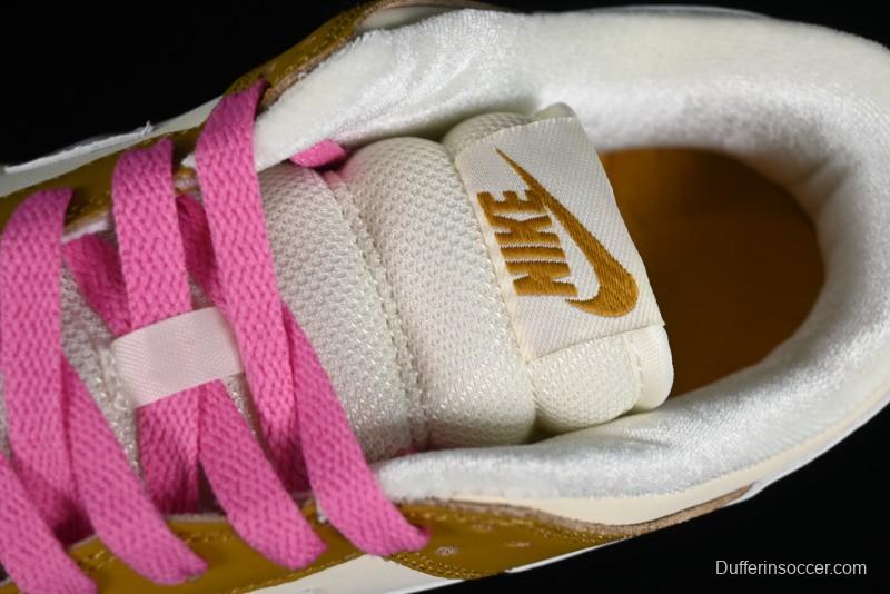 Nike Dunk Low "Just Do It" SB Low-Top Casual Skate Shoes in Coconut Milk and Pink - FD8683-700