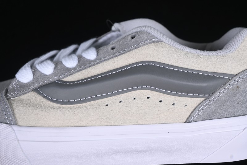 Vans Knu Skool Low-Top Retro Chunky Sneakers - VN000D22BH7