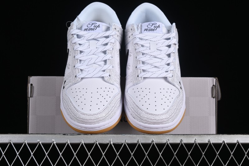 Supreme x Nike Dunk Low SB Casual Skate Shoes with Zoom Air Cushion - XD6188-034