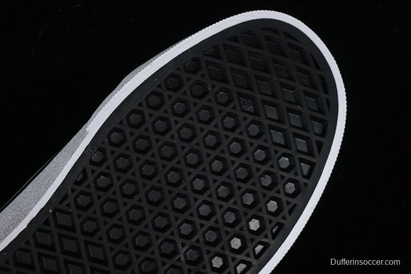 Vans Buzz Old Skool Peace Dove Classic Canvas Patchwork Low-Top Skate Shoes - VN000CR5BPB