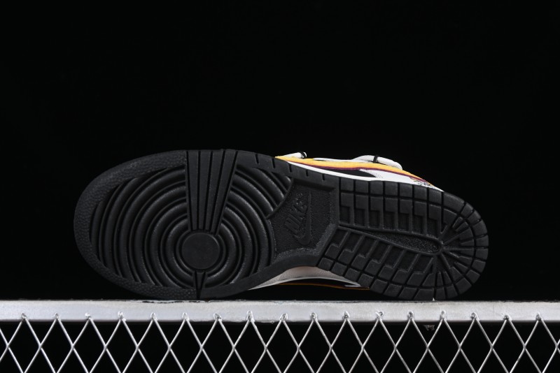 Nike SB Dunk Low Custom Collaboration Otomo Katsuhiro x Nike SB Dunk Low "Steamboy OST" - CT0856-101