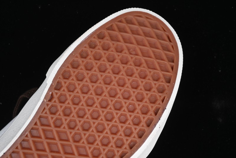 Vans Knu Skool Low Top Retro Casual Vulcanized Sneakers - VN000CS0DFN