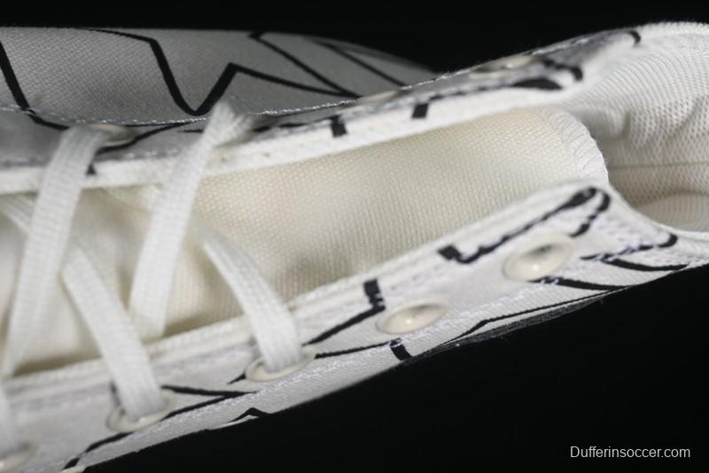 Converse Chuck 70 High Top Sneakers with Star Patch and Thick Sole - 581672C