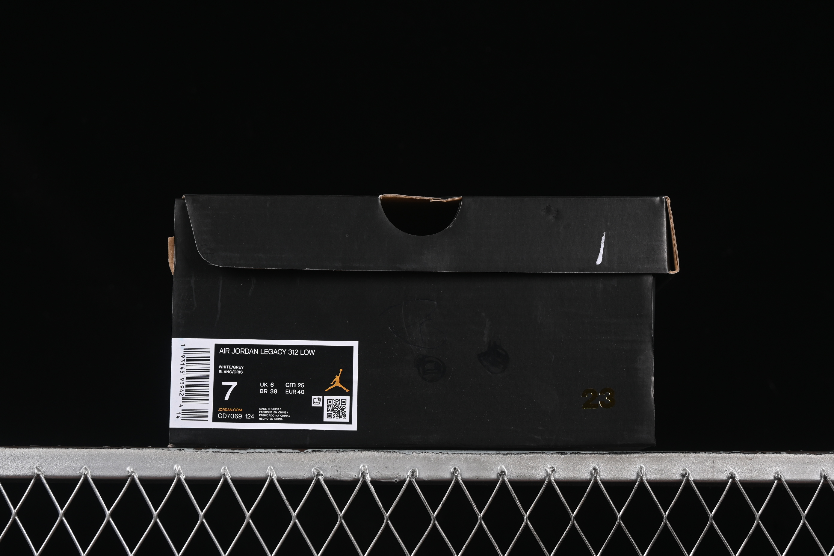 Nike Air Jordan Legacy 312 Low Sneakers with Velcro Strap and Triple Design - CD7069-124