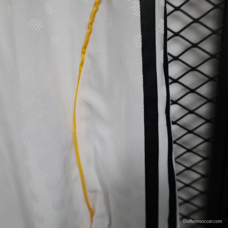 Player Version 25/26 Real Madrid Home Shorts