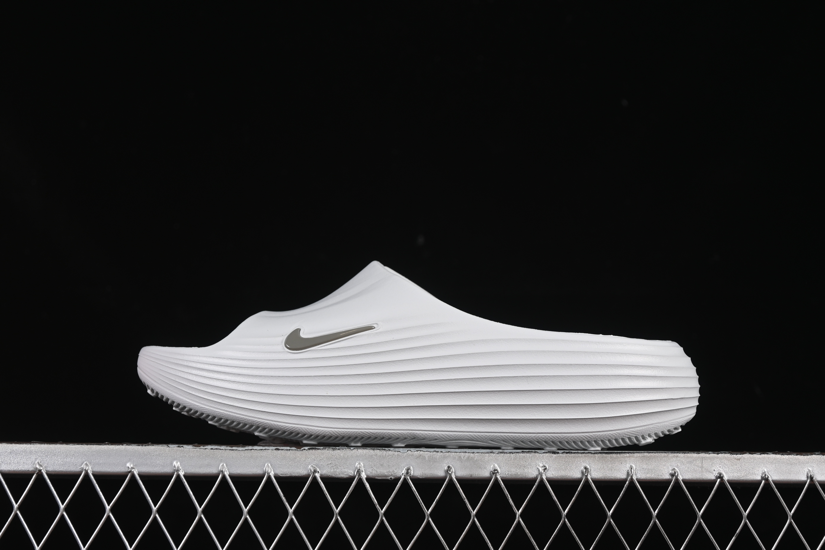 Nike ReactX Rejuven8 Slide Summer Sandals with Soft ReactX Foam for Ultimate Comfort - HV4484-002
