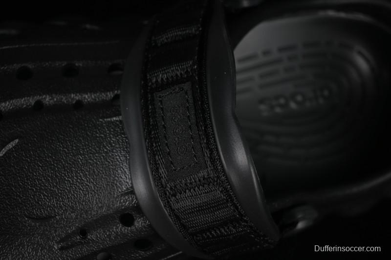 Crocs Classic Clog Slip-On Beach Sandals with Ventilation Holes - B.D4