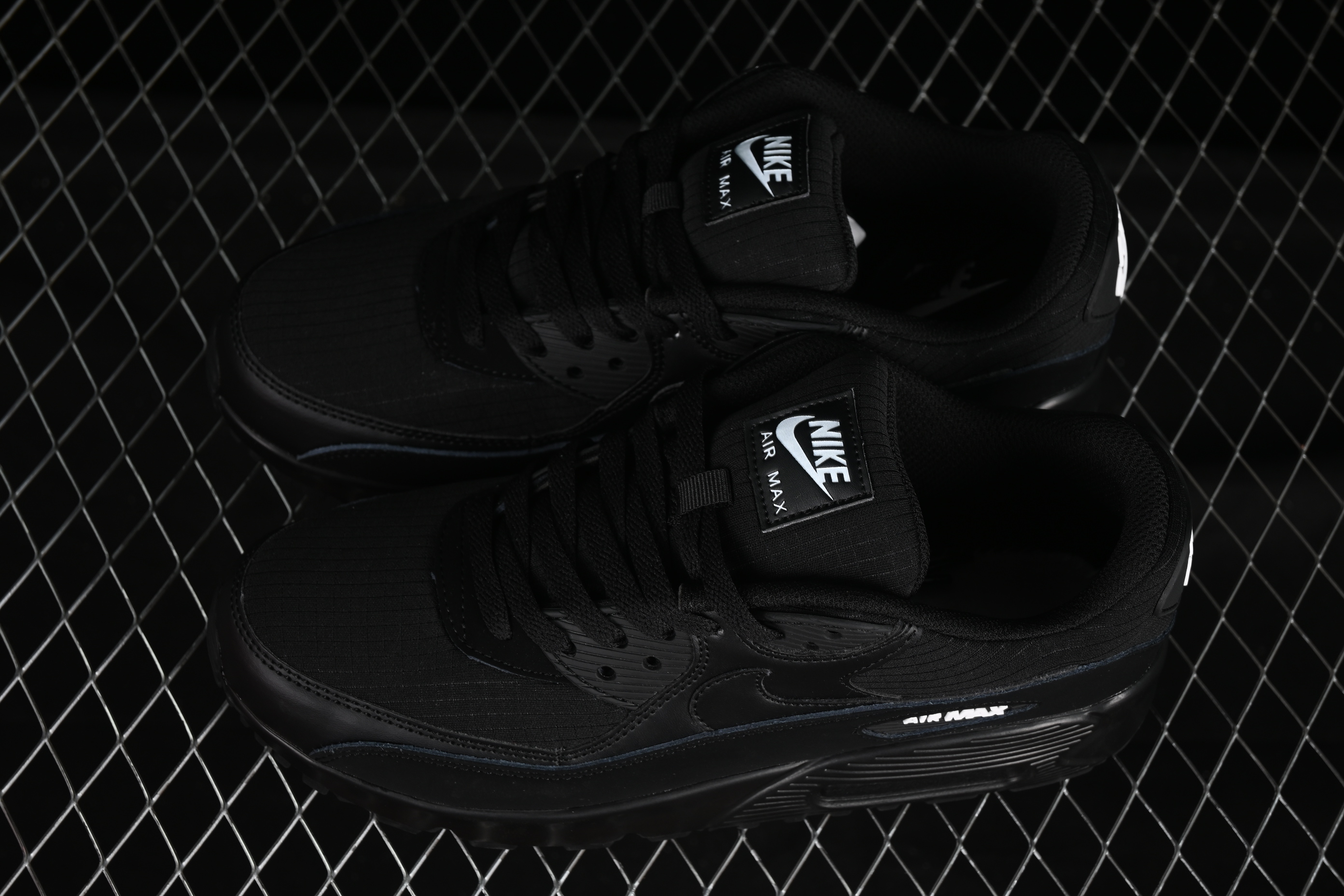 Nike Air Max 90 Retro Running Shoes with Air Cushion Technology - AJ1285-019