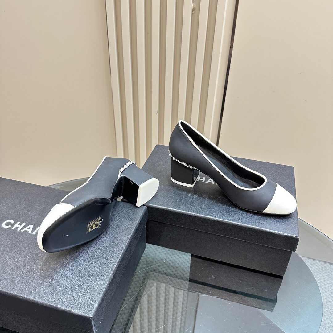 2025 Women Chanel Black White Leather Mary Jane Chain Heel KFY00290