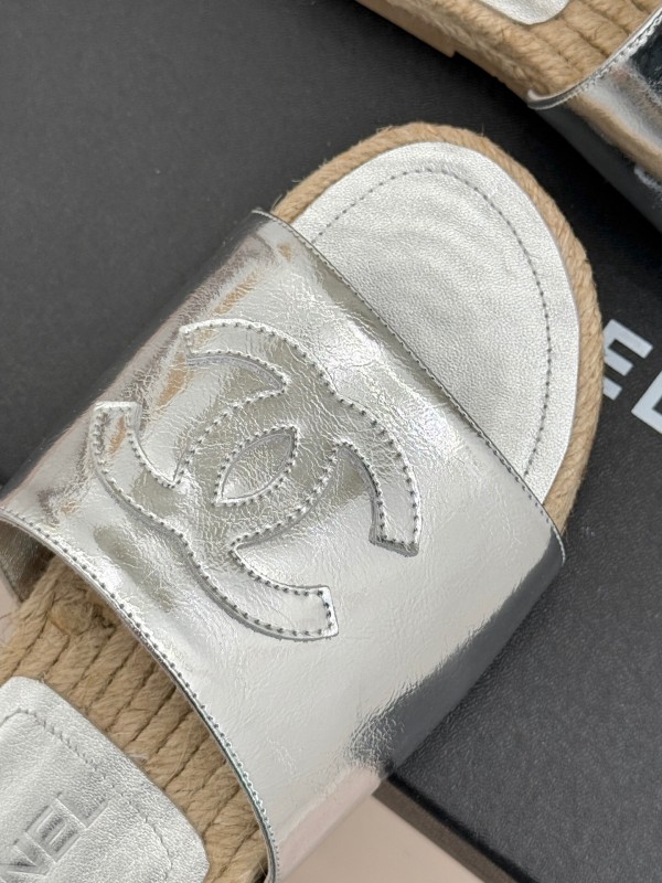 2025 Slippers Chanel Silver Leather Espadrille CC KFY00230