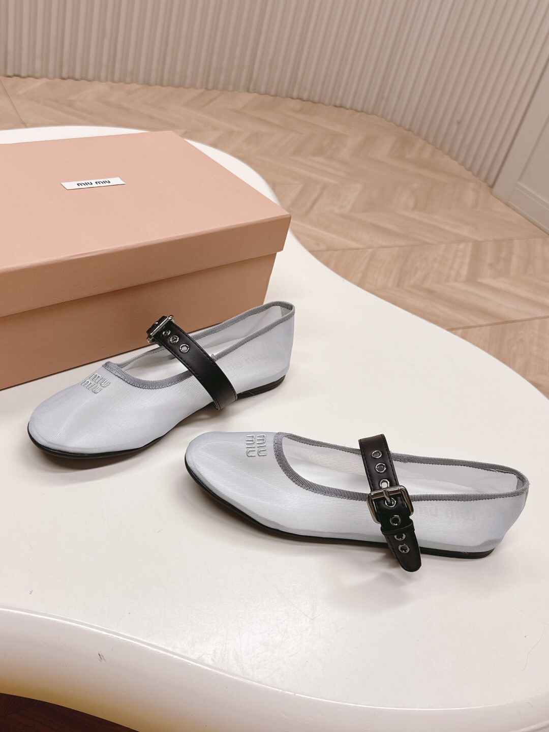 2025 Women Miu Miu White Black Mesh Leather Ballet Flats LY00230