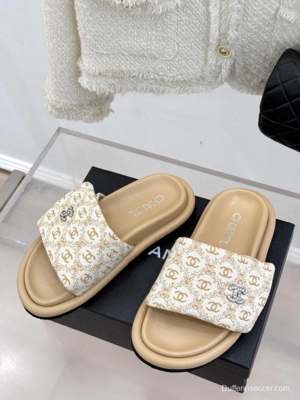 2025 Slippers Chanel Beige White Canvas Slippers