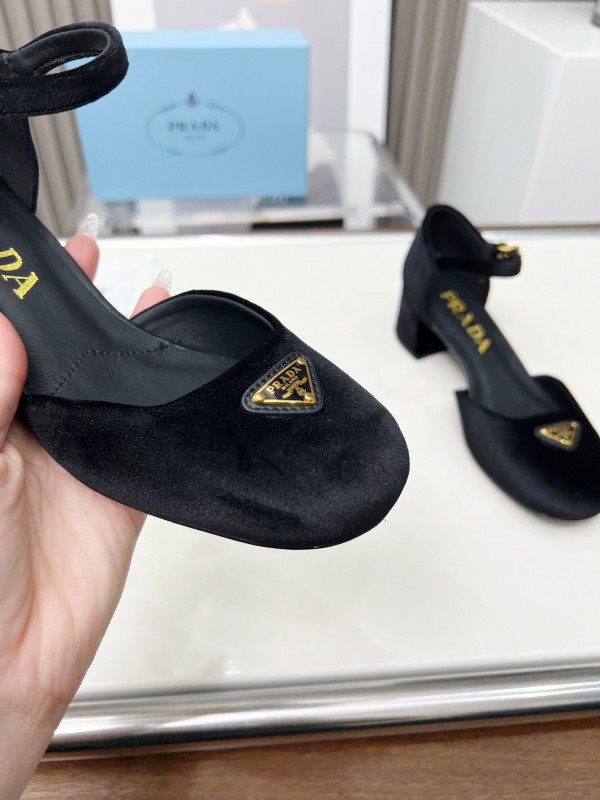 2025 Women Prada Black Velvet Mary Jane Block Heel KFY00270