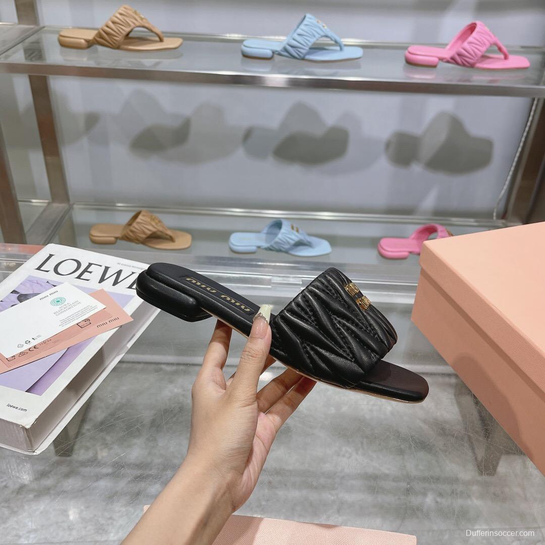 2025 Miumiu Black Leather Slippers KFY00240