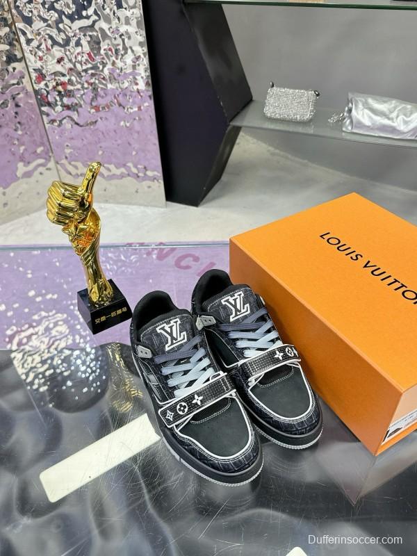2024 Men Louis Vuitton Black White Leather Suede LV Trainer Sneakers