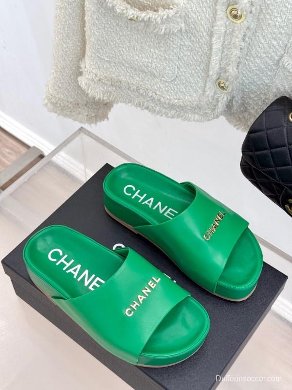 2025 Slippers Chanel Green Leather Slippers