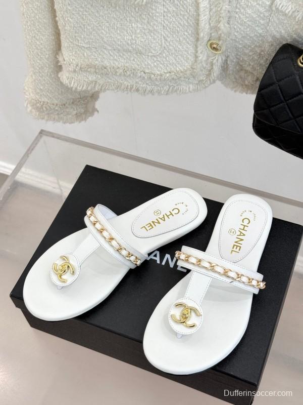 2025 Women Chanel White Leather Slippers CC Chain KFY00250