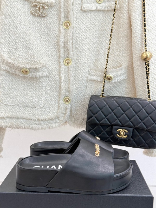 2025 Slippers Chanel Black Leather Slippers KFY00250