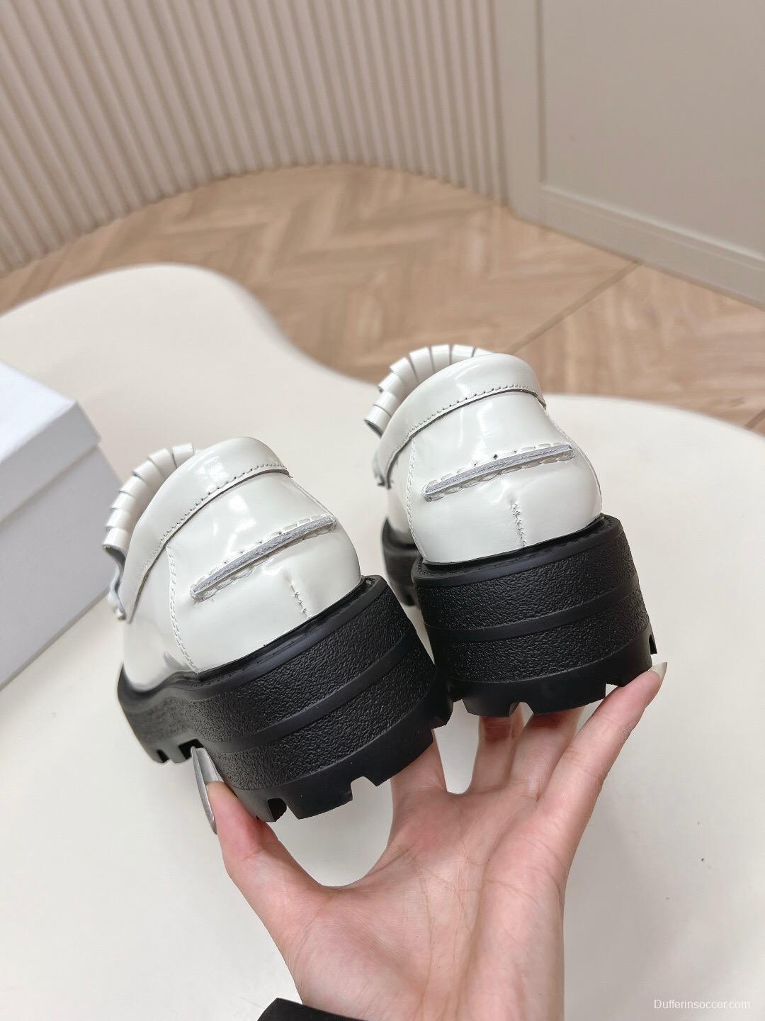 2025 Women Dior White Leather Loafers Metal Buckle KFY00350