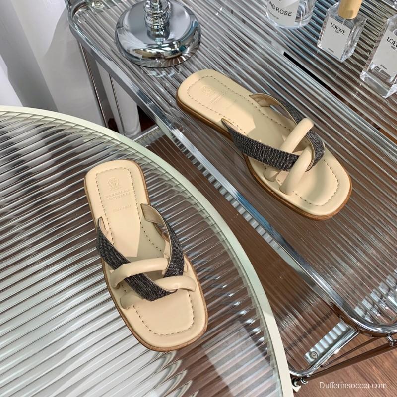 2025/Women Brunello Cucinelli Beige Leather Flat Sandals Handcrafted Chain Detail KFY00300 (F)