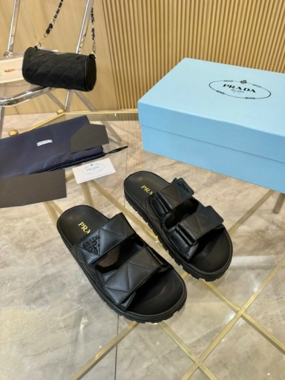 2025 Women Prada Black Leather Slippers