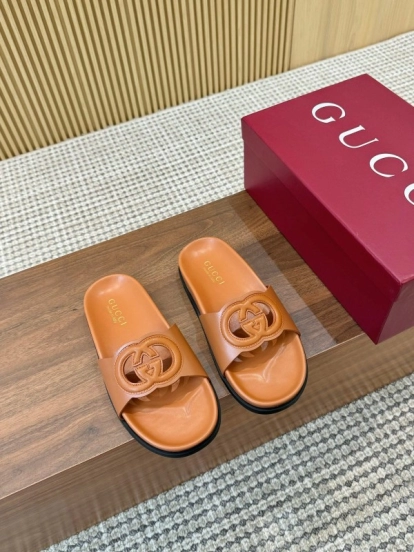 2025 Women Gucci Brown Leather Slides LY00230