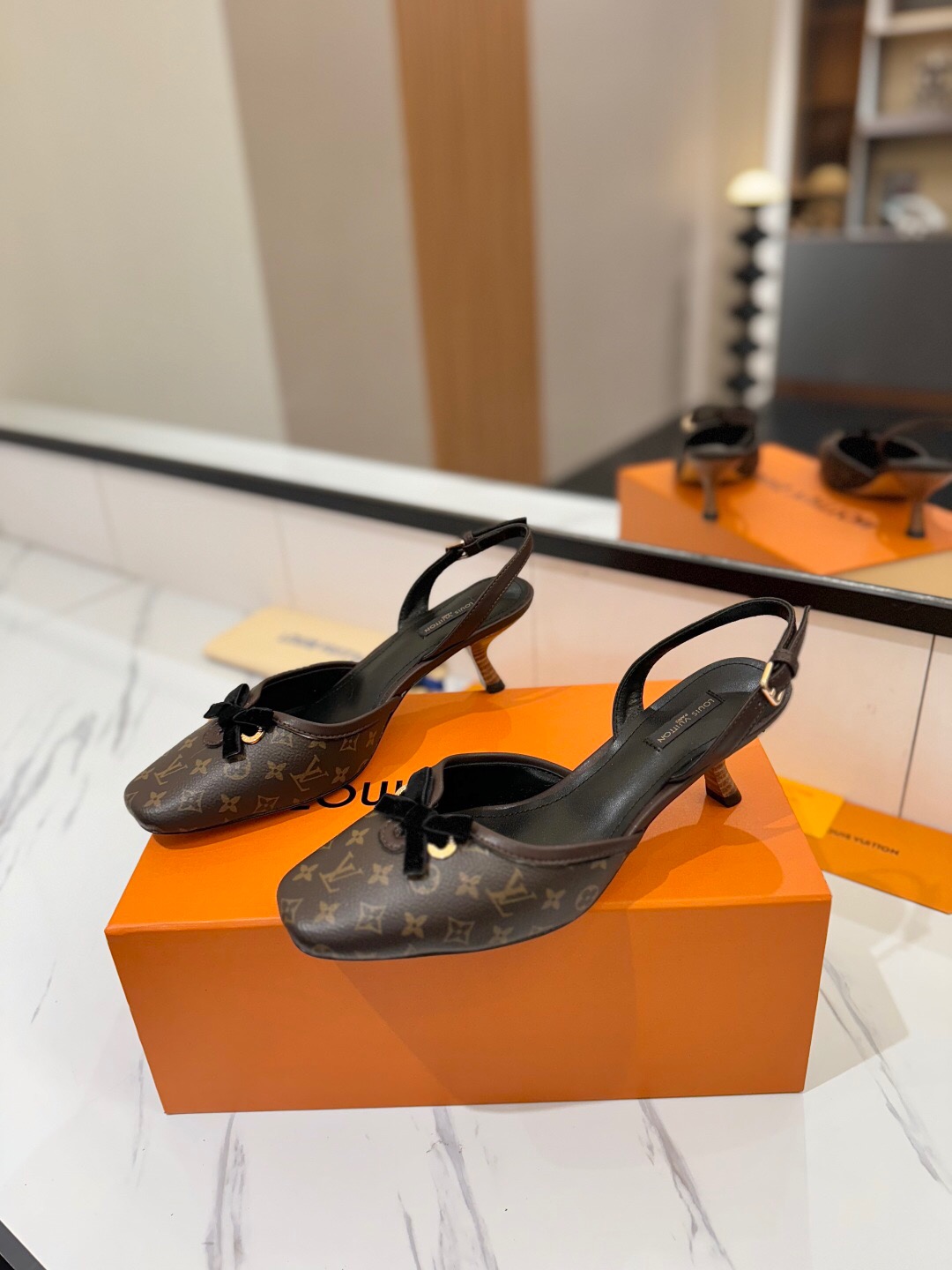 2025 Women Louis Vuitton Brown Monogram Leather Slingback Sandals KFY00310