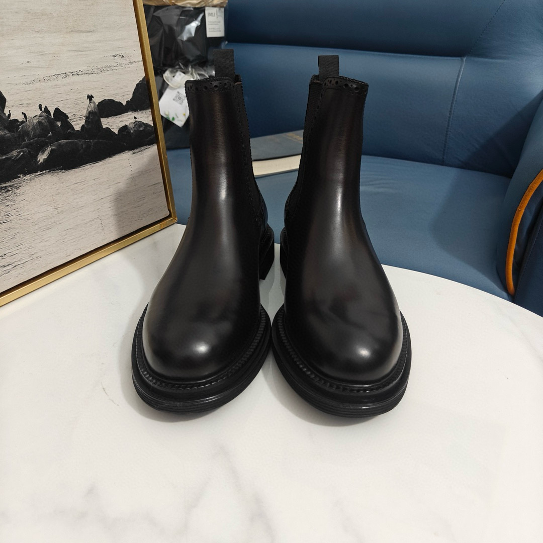 2024 Men Dolce & Gabbana Black Leather Chelsea Boots MJ00530
