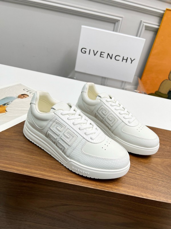 2024 Unisex Givenchy White Silk Calfskin Patent Leather Low Top Sneakers MJ00380