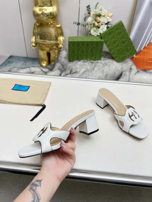 2025 Gucci White Leather Slippers MJ00190