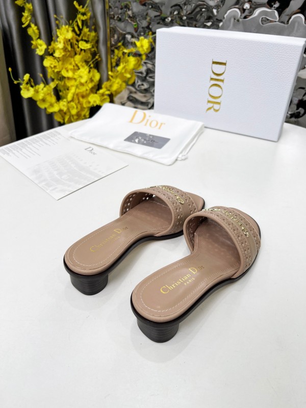 2025 Women Dior Beige Leather Slippers LY00250