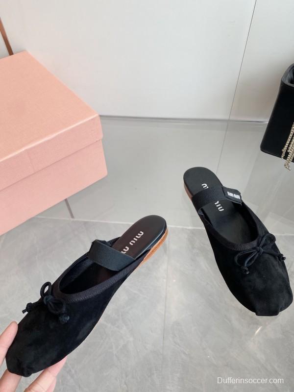 2025 Women Miu Miu Black Suede Ballet Flat Elastic Band Ballerina Slippers KFY00280