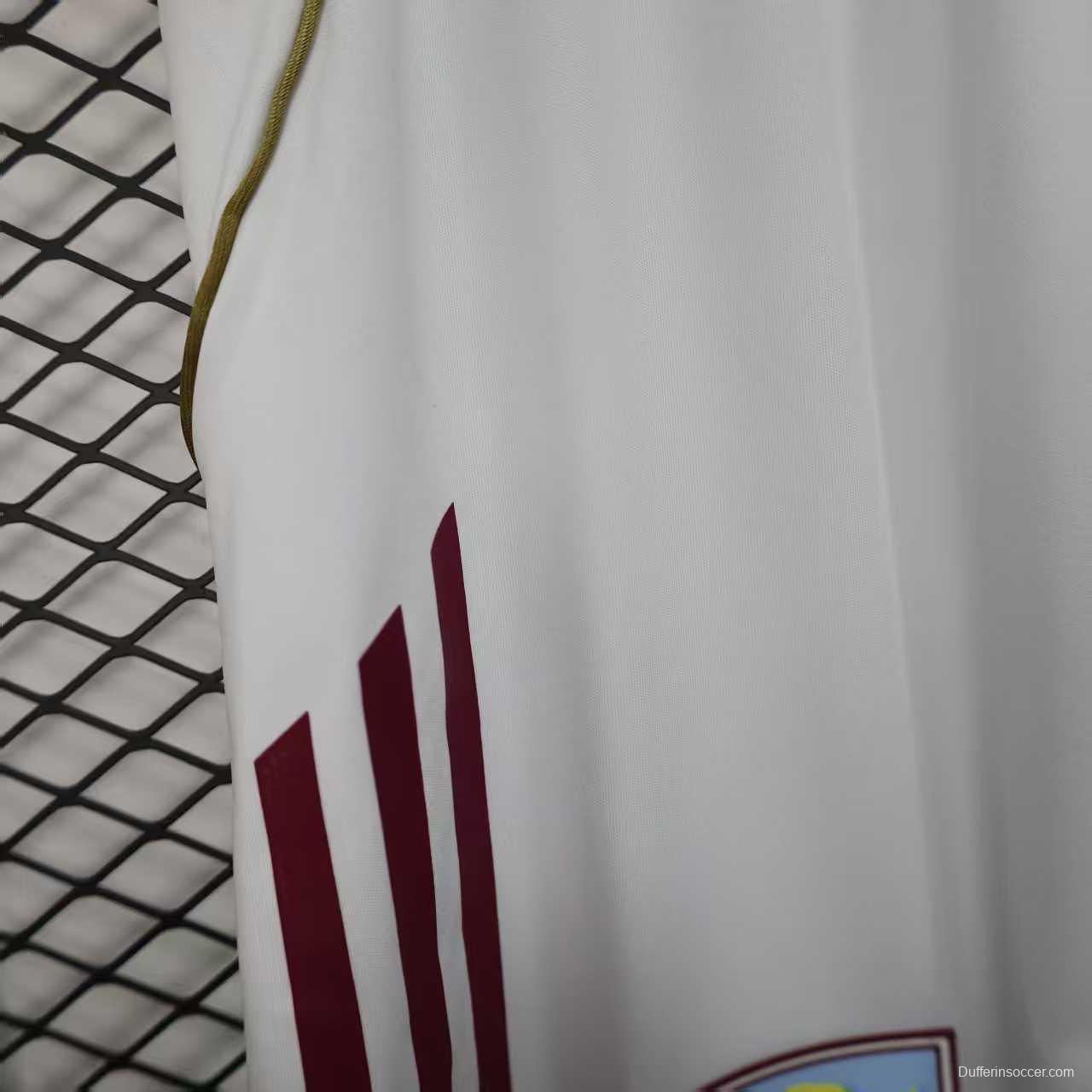 Player Version 25/26 Aston Villa White Shorts