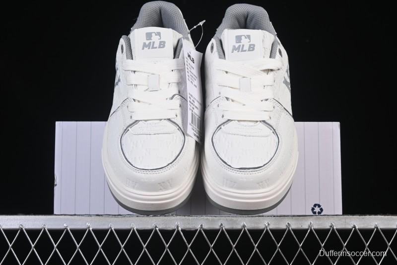 New York Yankees Bigball Chunky Embo Monogram Platform Sneakers - 3ASXE035N50GRS