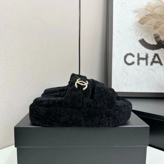 Chanel 2025 SS New Autumn Winter Lazy Sheep Genuine Wool Lazy Slippers Chanel Quilted Platform Fur Slippers - LY00300