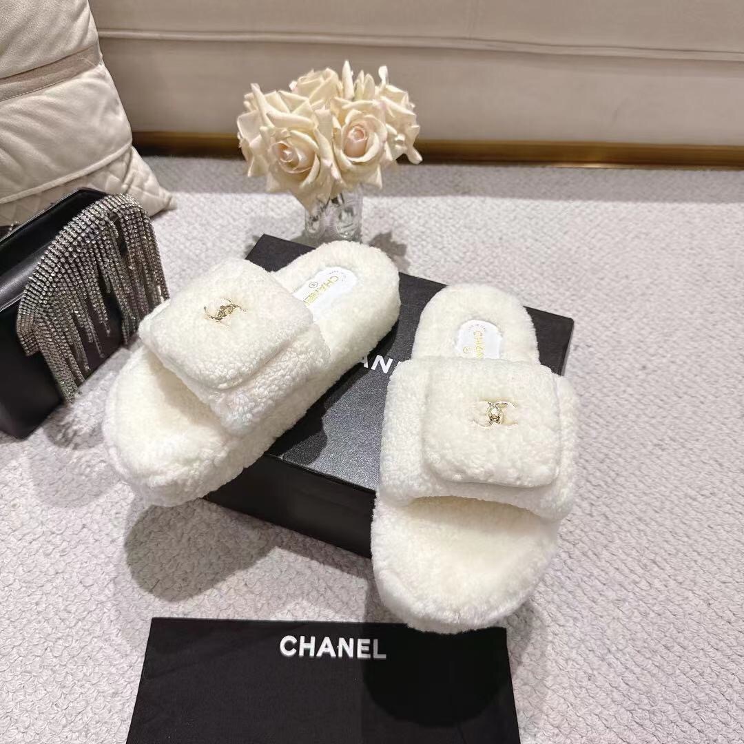 Chanel 2025/SS Slingback Lock Buckle Butterfly Fur Slippers - LY00250