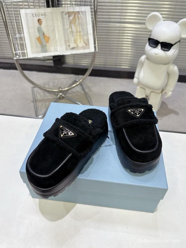 Prada Spring/Summer 2025 Runway Shearling Slippers - KFY00280