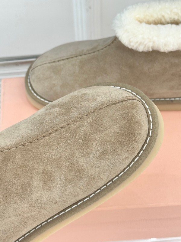 Miu Miu Retro Shearling Platform Snow Boots - KFY00300