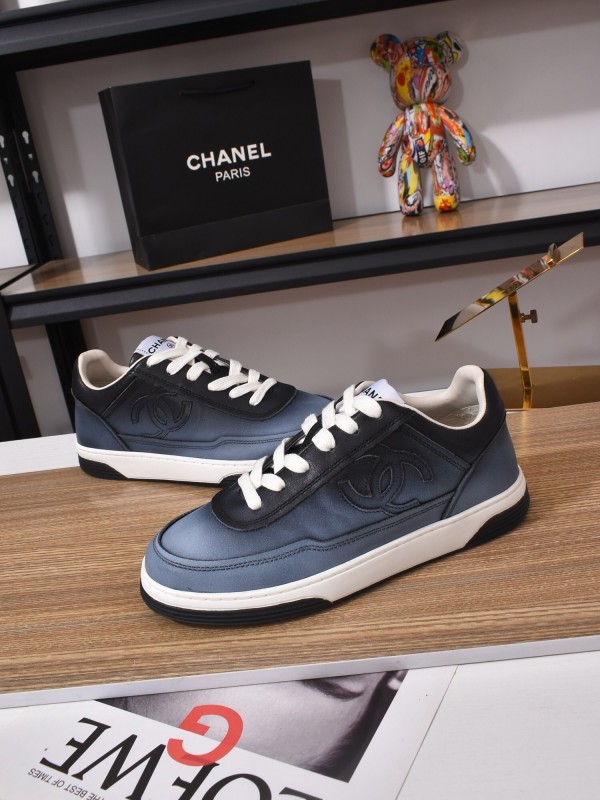 Chanel Classic Loafer with Gradient Logo and Platform Sole - KFY00350