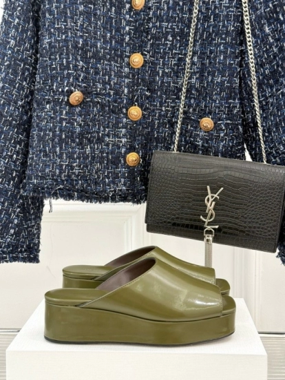 The Row Fall/Winter 2025 Platform Slides - KFY00280